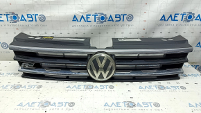 Radiator grille VW Tiguan 18-21 R-Line, with emblem, radar-compatible, anti-chrome, sand, scratches, chips