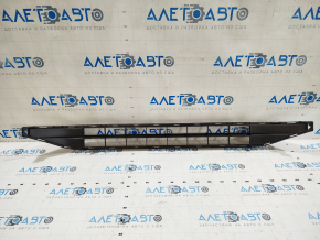 Lower grille of the front bumper VW Passat 20-22 without parking sensors, structure