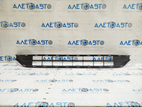 Lower grille of the front bumper VW Passat 20-22 without parking sensors, structure