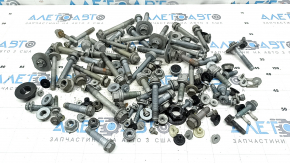 Jeep Grand Cherokee WL 21-25 rear suspension hardware, incomplete