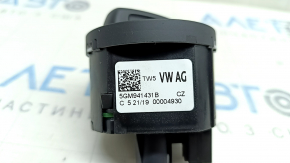 VW Tiguan 18-22 headlight control with automatic headlights