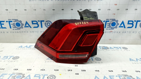 Left outer fender light for a VW Tiguan 18-24 USA, scratched, cracked