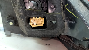 Left outer fender light for a VW Tiguan 18-24 USA, scratched, cracked