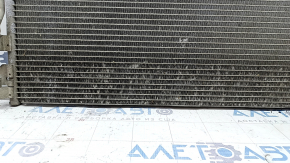 The air conditioning radiator condenser of the VW Tiguan 18-24 Keihin is dented, bent, and the honeycombs are falling out.