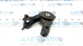 The rear engine mount of a Toyota Prius 30 12-15 is cracked.