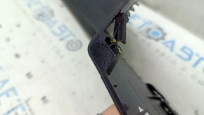 Front right door sill trim for VW Tiguan 18-24, black with chrome insert, R-Line, scratches, broken fastener, crack