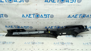 Front right door sill trim for VW Tiguan 18-24, black with chrome insert, R-Line, scratches, broken fastener, crack