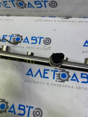 Hyundai Sonata 11-15 fuel rail with sensor