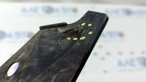 Jeep Cherokee KL 19-22 front right mudguard broken mount