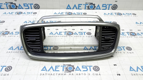 Kia Sorento 16-20 front panel central air vent trim, silver, scratches