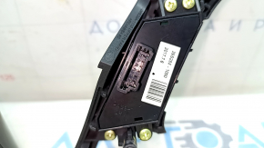 The steering wheel controls on a Hyundai Santa FE Sport 2017-2018 restyling have worn trim and broken fasteners.