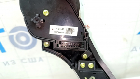 The steering wheel controls on a Hyundai Santa FE Sport 2017-2018 restyling have worn trim and broken fasteners.