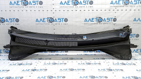 Kia Sorento 16-20 plastic windshield wiper grille seal peeled off