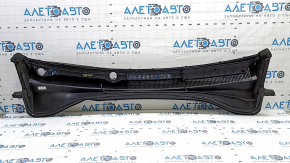 Kia Sorento 16-20 plastic windshield wiper grille seal peeled off