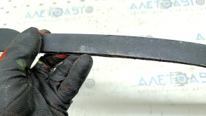 The front bumper lip of the Hyundai Santa FE Sport 13-18 type 2 is worn, the fastening is torn