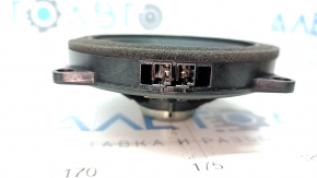 The rear right door speaker of the BMW X5 G05 19-24 HiFi is dented.