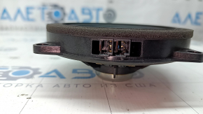 The rear left door speaker of the BMW X5 G05 19-24 HiFi is dented.
