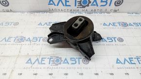 The left engine mount of a Hyundai Santa FE Sport 13-18 2.4 is cracked.