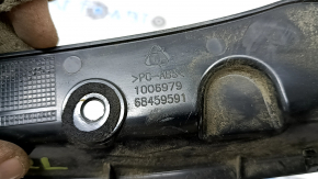 The left tailgate tilt sensor for a Jeep Grand Cherokee WL 21-25 long has come loose and the connector is broken.