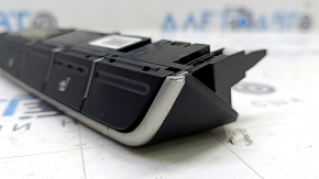 Kia Sorento 17-20 front seat heating buttons are now chrome.