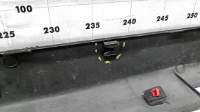 Left sill for a Kia Sorento 16-20, structure, scuffed, cracks in the fasteners