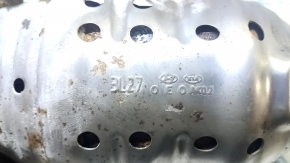 Rusty rear exhaust manifold with catalytic converter for Kia Sorento 19-20 3.3 FWD