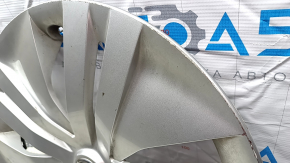 Nissan Leaf R16 wheel cap with 18-22 scratches