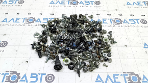 Incomplete Kia Sorento 16-20 interior hardware