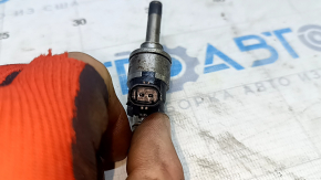 Kia Sorento 16-20 3.3 fuel injector nozzle broken mount