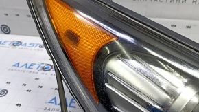 Kia Niro 17-19 HEV, PHEV right front headlight with bracket, halogen, LED DRL, polishable, scratches, spider web on the glass