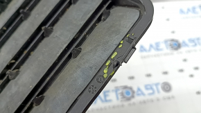 Right ventilation shield for Jeep Grand Cherokee WL 21-25, broken fasteners