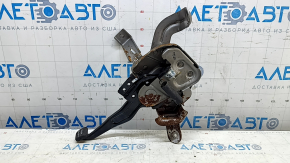 The parking brake pedal on a Kia Sorento 2016-20 is rusty.