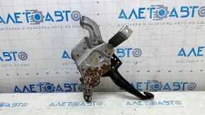 The parking brake pedal on a Kia Sorento 2016-20 is rusty.