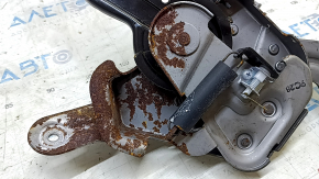 The parking brake pedal on a Kia Sorento 2016-20 is rusty.