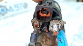 The starter of the Hyundai Santa FE Sport 2017-2018 2.4 contact with water is rusty.