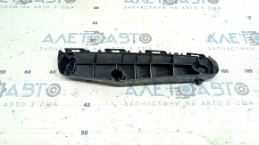 The right front bumper mount for a Toyota Prius 50 16-22 is broken.