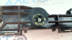 The left rear bumper mount for a Toyota Prius 50 16-18 is broken.