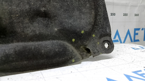 The hood insulation on a Toyota Camry V55 2015-2017 is torn.