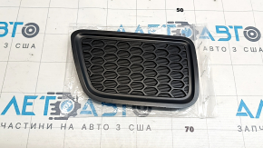 Front bumper lower grille plug for trim left Jeep Grand Cherokee WK2 14-16