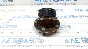 Mazda 3 19-24 FWD Japan-built rear left hub is rusty.