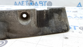 The front left mudguard for a Kia Niro 17-18 HEV (PHEV) is dented, worn, and cracked.