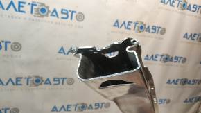 The front bumper reinforcement of the Audi Q5 8R 09-17 is dented