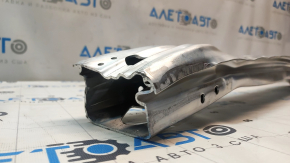 The front bumper reinforcement of the Audi Q5 8R 09-17 is dented