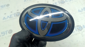 Front grille emblem for Toyota Venza 21-24 under radar, sand, emblem defect