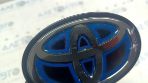 Front grille emblem for Toyota Venza 21-24 under radar, sand, emblem defect