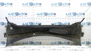 Plastic windshield wiper grille for Volvo XC60 18-25, seal peeling off