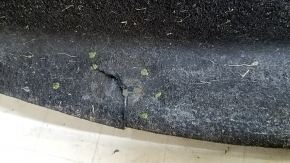 Volvo XC60 18-25 rear right fender liner with tears