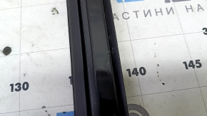 Upper door molding with glass seal, rear right, Volvo XC60 20-25, glossy black, scratched