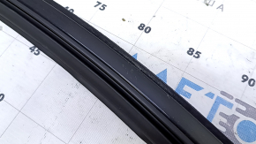 Upper front right door molding with glass seal Volvo XC60 20-25, gloss black, scratches