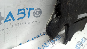 The rear engine guard of the Audi A4 B8 08-16 is torn and broken.